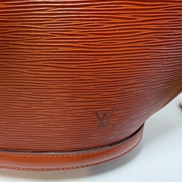 Louis Vuitton Saint Jacques PM Kenyan Fawn Epi Leather Tote - Picture 8 of 14